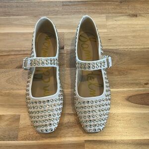 Ladies size 5 New in box